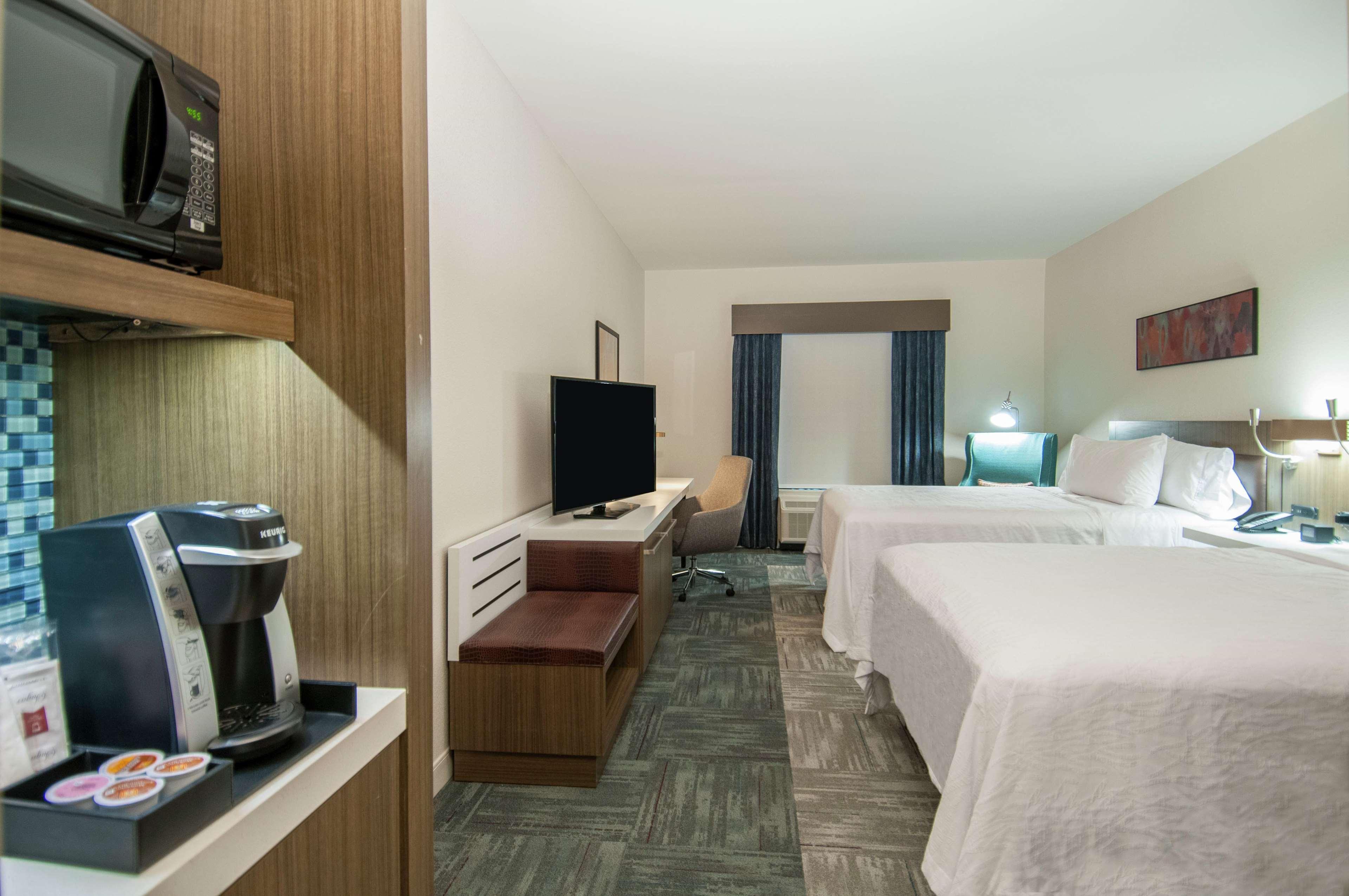 Hilton Garden Inn Jackson/קלינטון מראה חיצוני תמונה