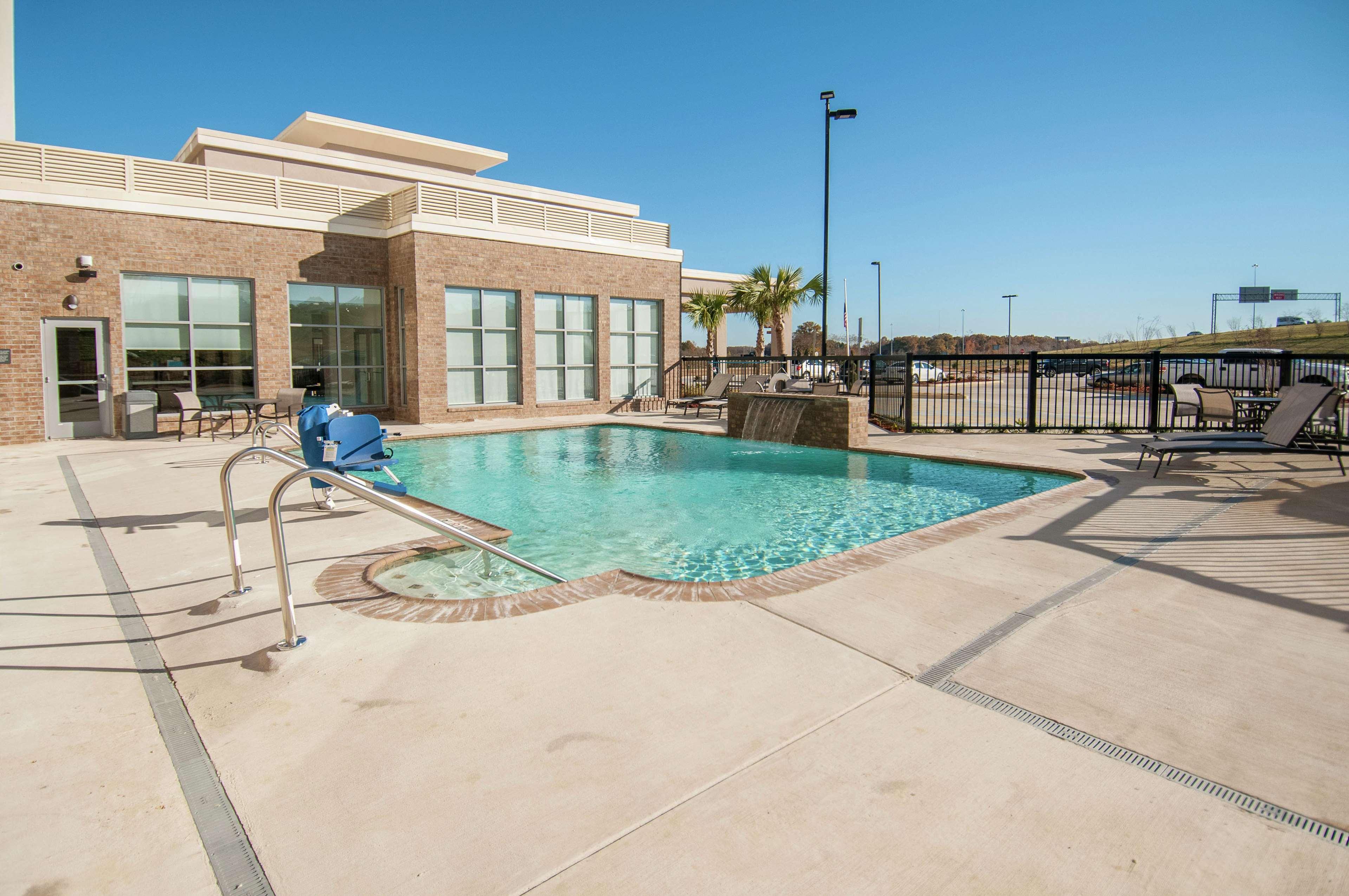 Hilton Garden Inn Jackson/קלינטון מראה חיצוני תמונה