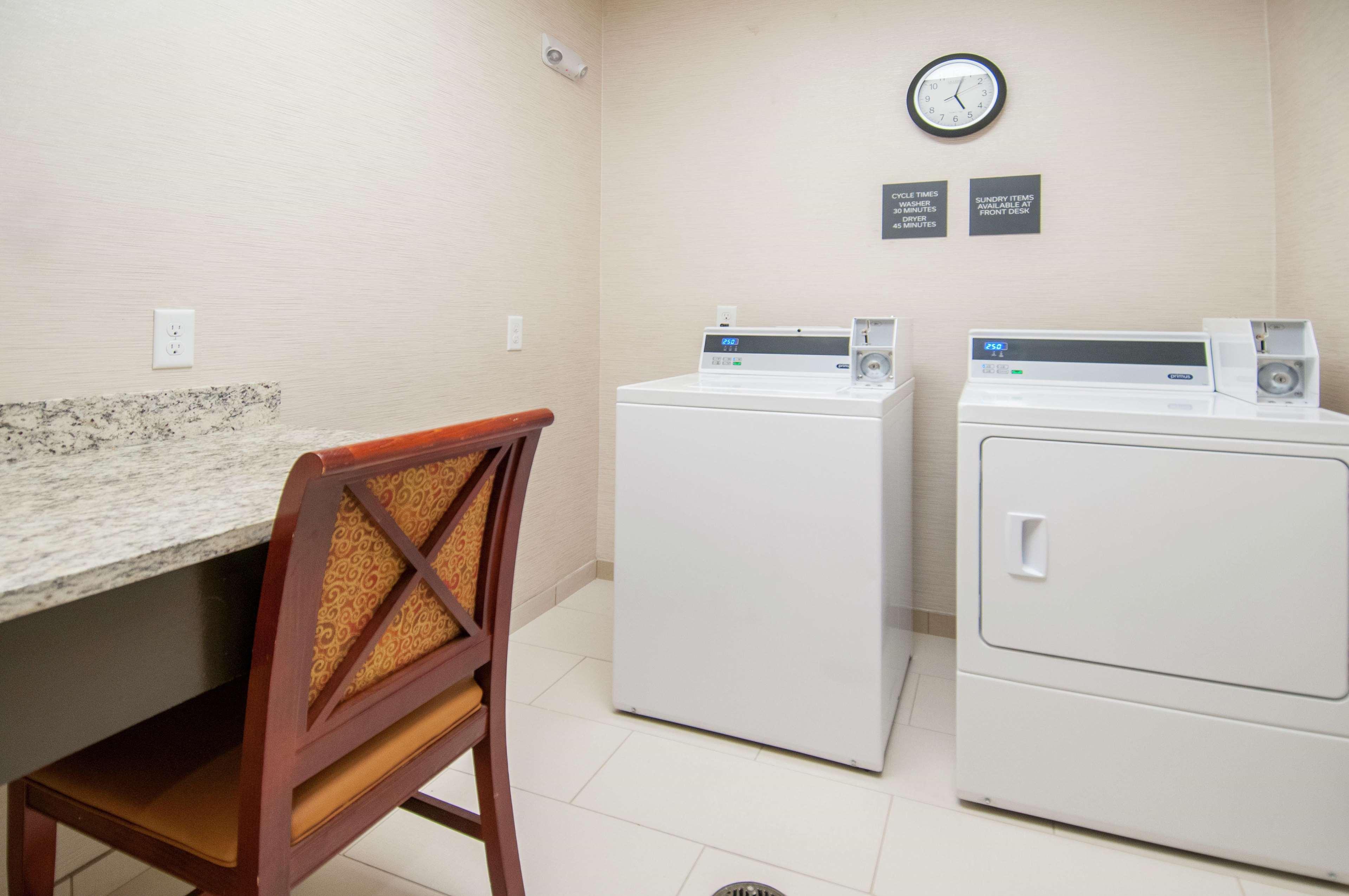 Hilton Garden Inn Jackson/קלינטון מראה חיצוני תמונה