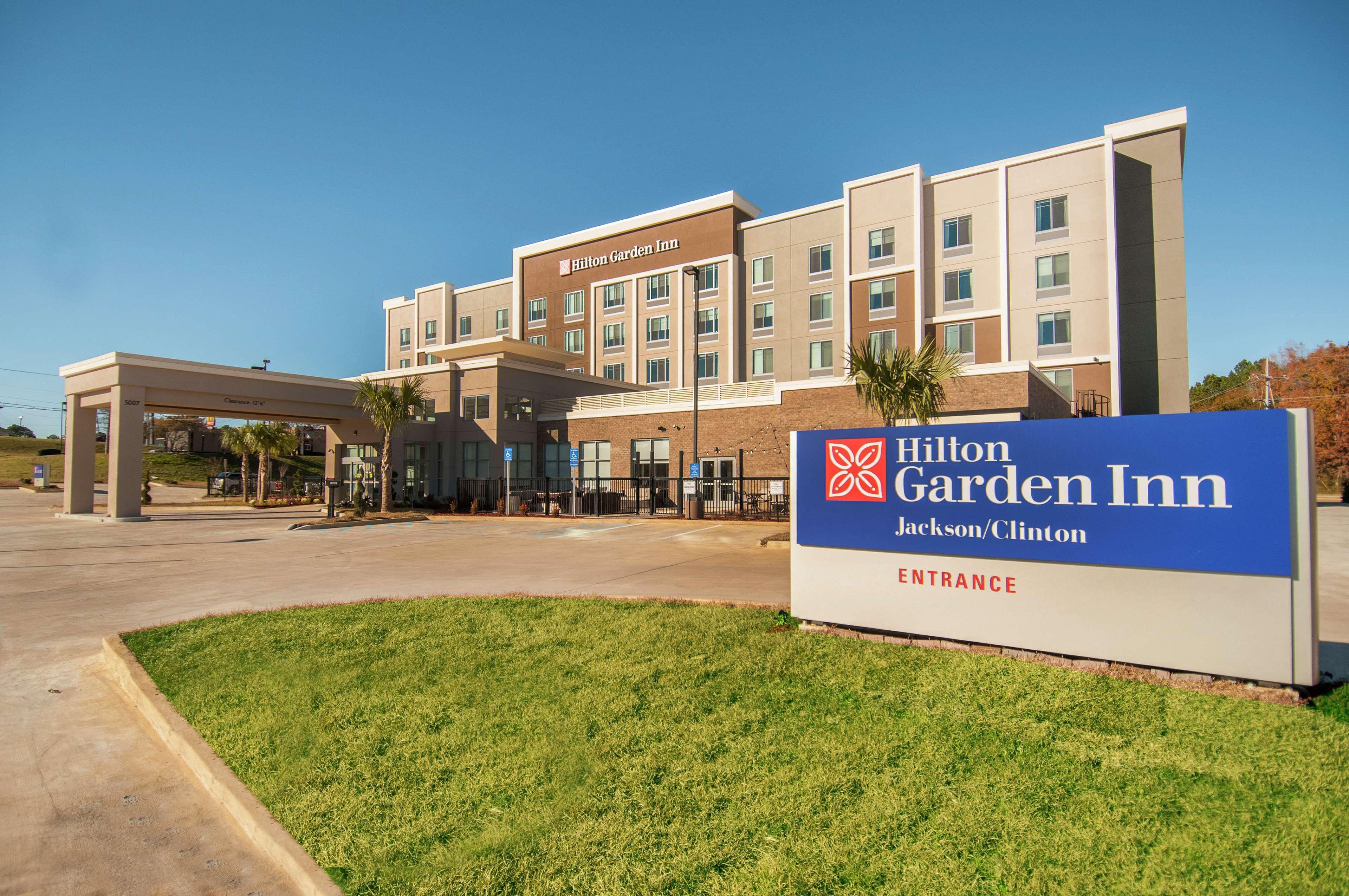 Hilton Garden Inn Jackson/קלינטון מראה חיצוני תמונה