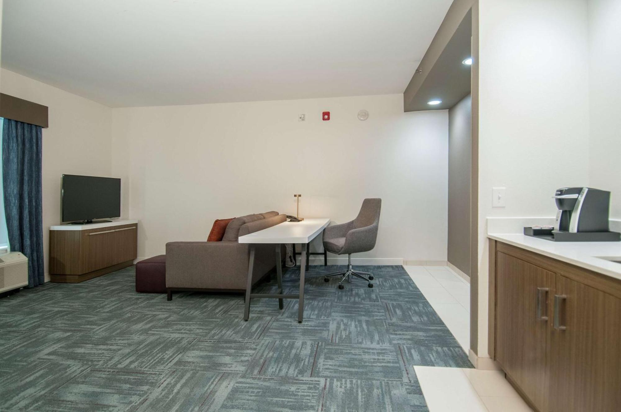 Hilton Garden Inn Jackson/קלינטון מראה חיצוני תמונה